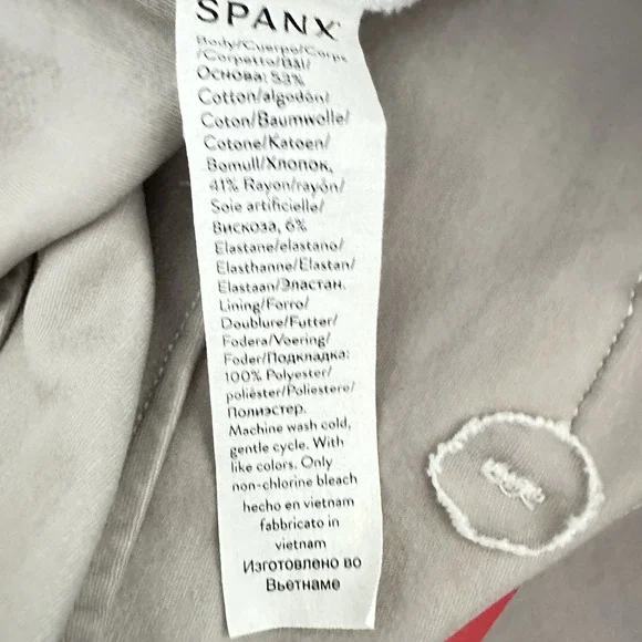 Spanx On the Go 6" White Shorts Silver Lining Technology Size XL 20375R NWT - Picture 7 of 7